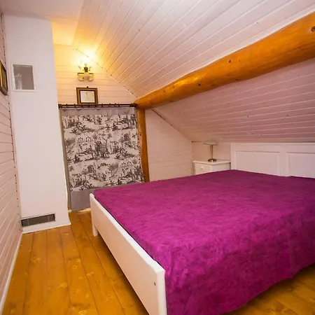 Holiday home Wolf's House *
